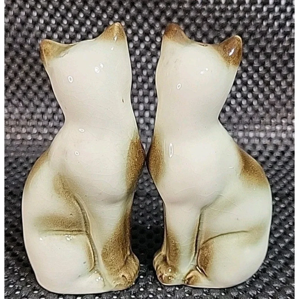 Vtg MCM Ceramic Siamese Cats Salt Pepper Figurines Turquoise Color Eyes Japan